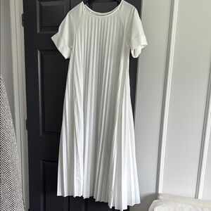 SHAINA MOTE White pleated maxi dress size 8